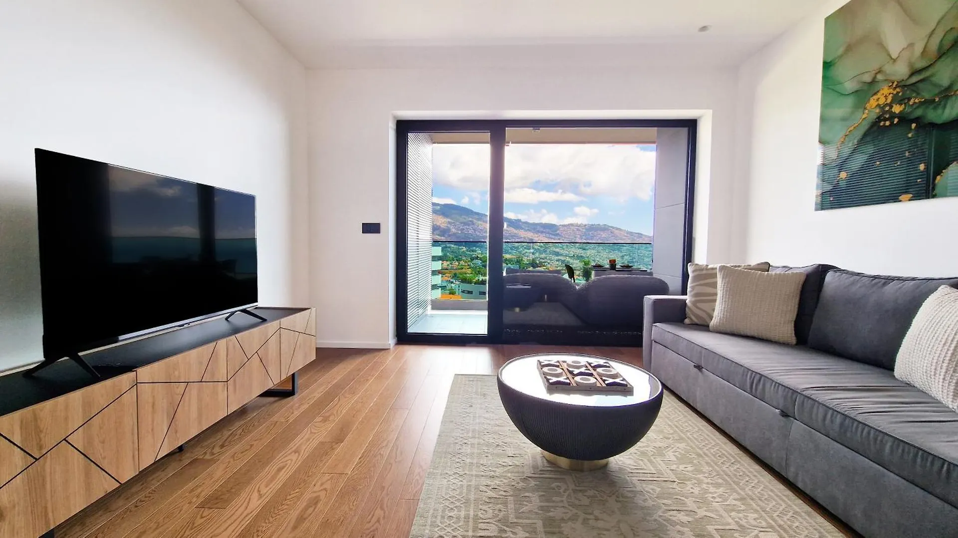 Blissful Suite By Lovelystay 丰沙尔 0*,